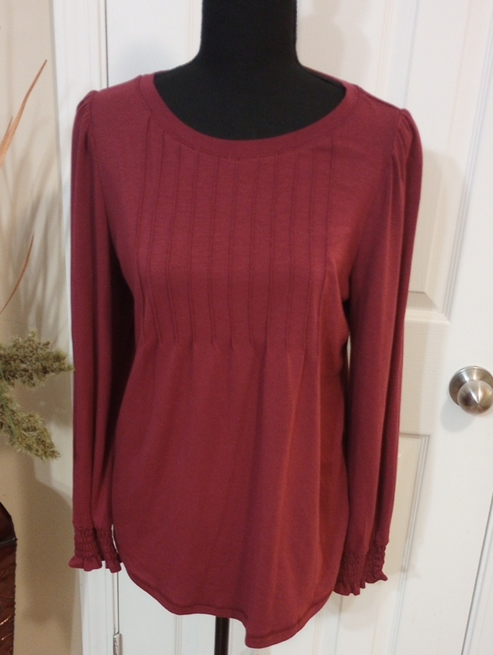 Womens Long Sleeve Ribbed Front Pullover Top - Wine